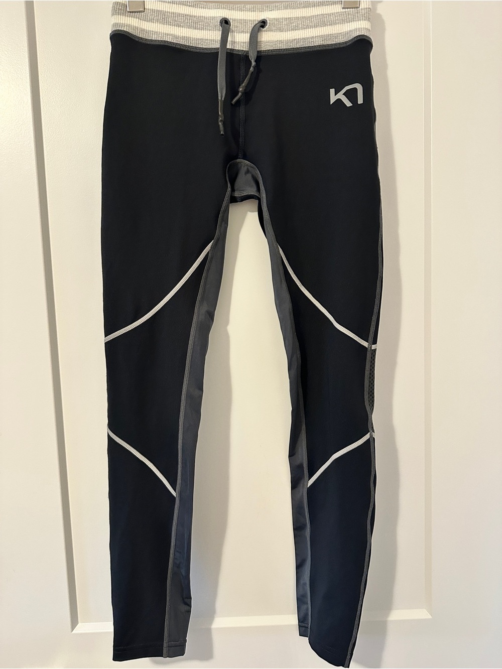 Kari Traa Black & Gray Marianne Performance Tights Size Small Women’s
